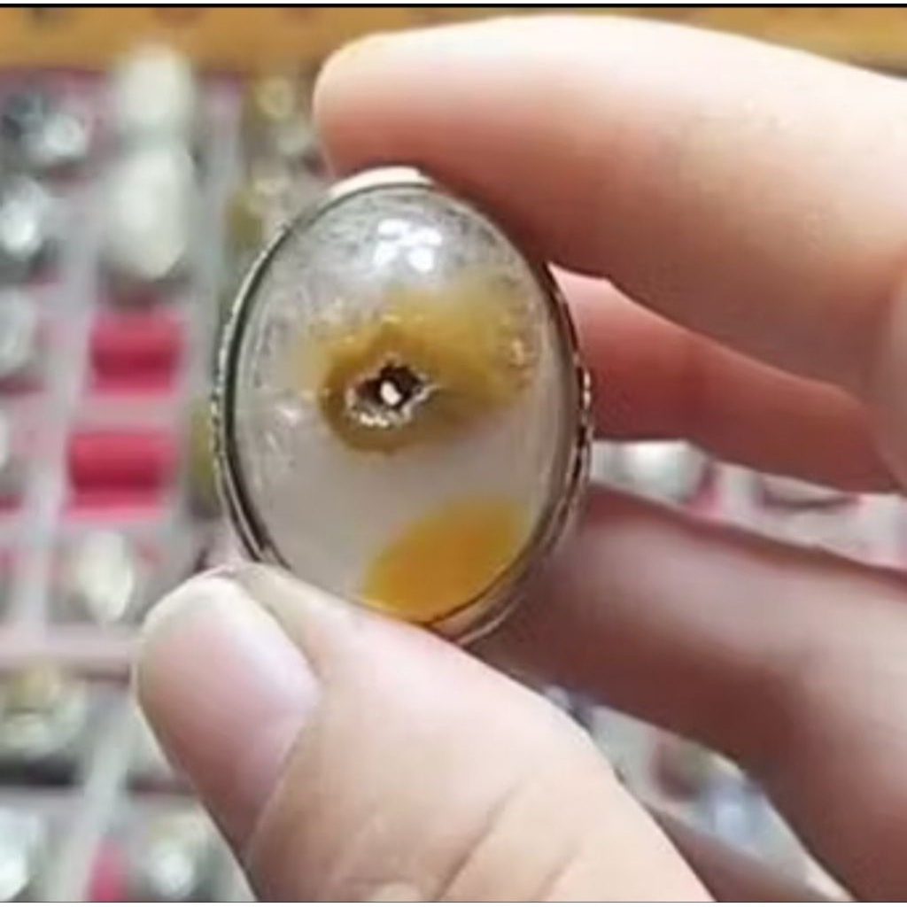 Cincin.Combong.Sakral