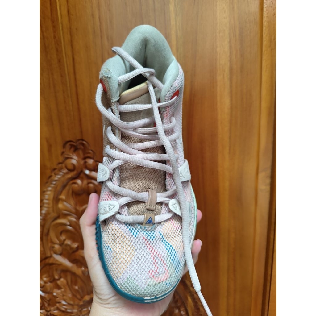 Preloved Sepatu Basket Nike Kyrie