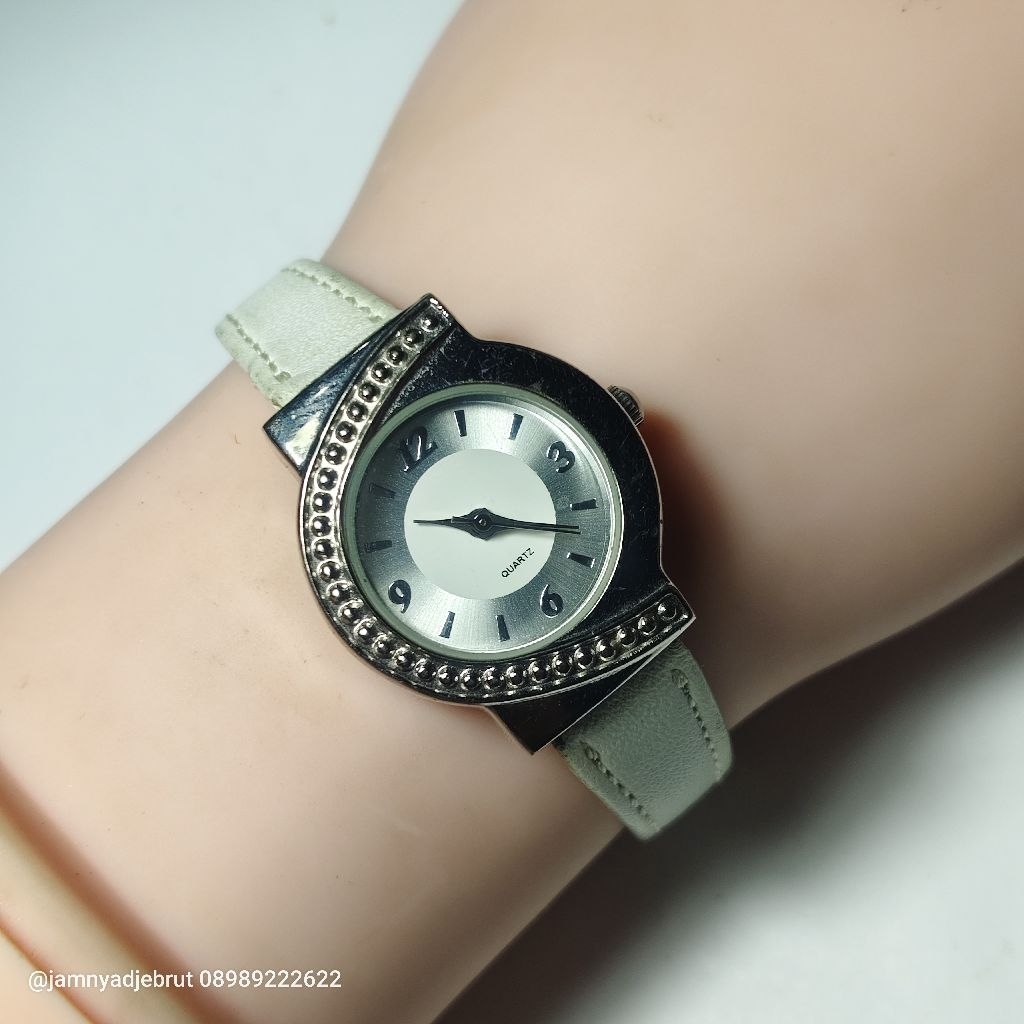 Jam SLE Dial Unik Ladies Bekas