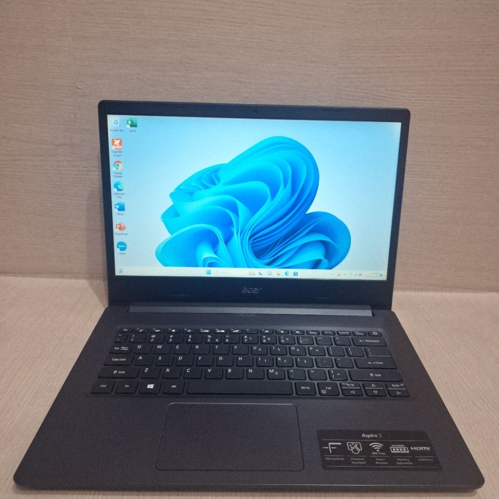 666. Asus Aspire 3 AMD 3020E