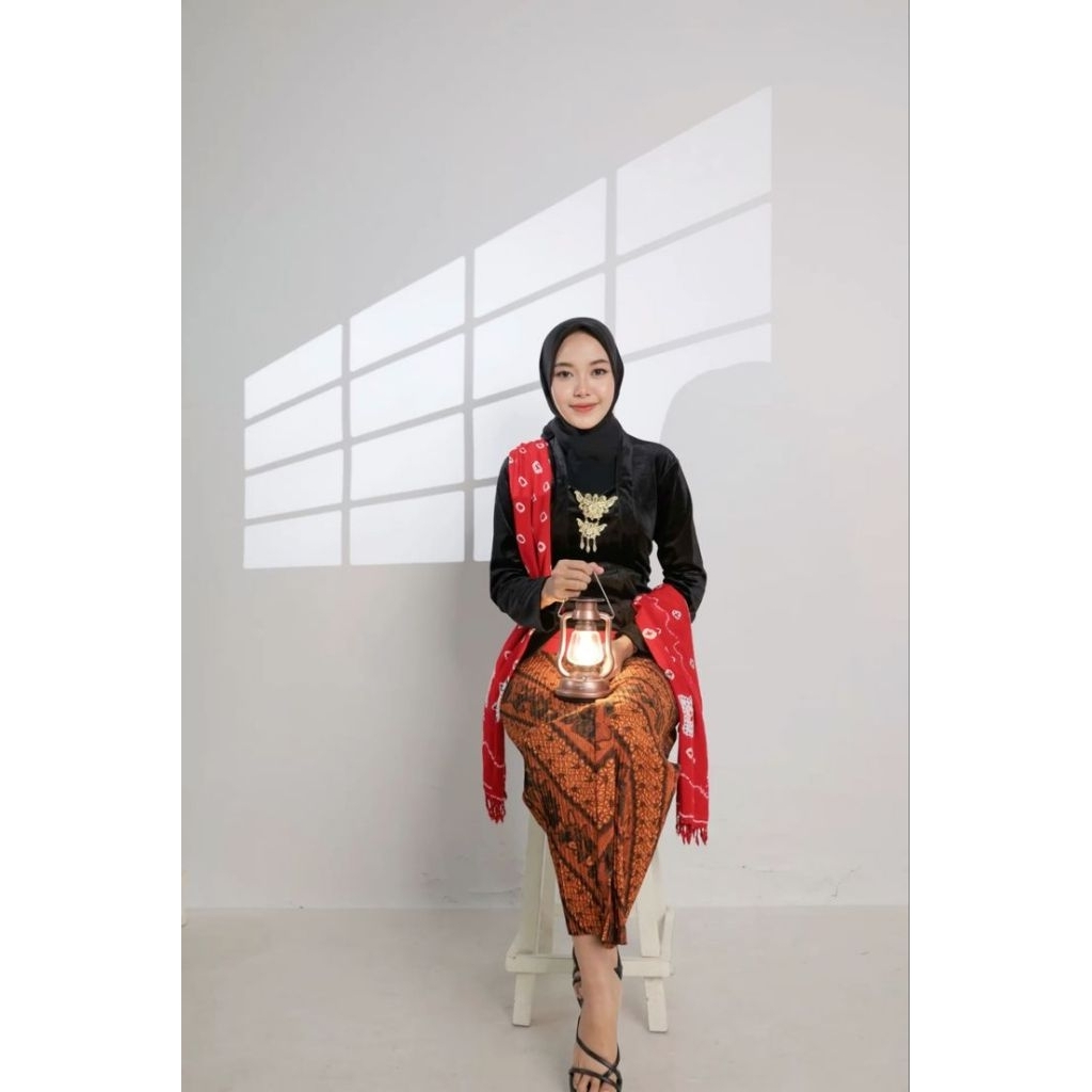 Kebaya  Modern Beludru Kutu Baru Polos Modern Jumbo LD 130