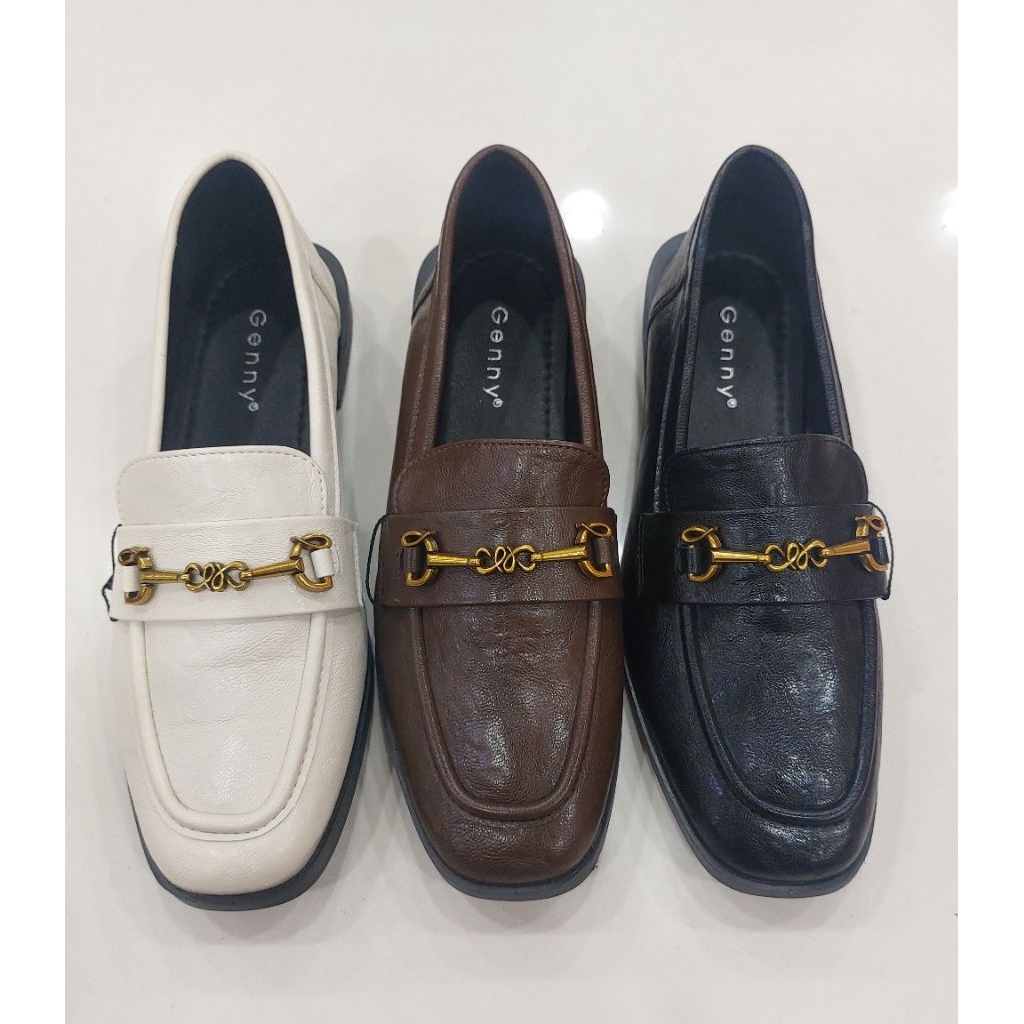 Sepatu Casual wanita merk GENNY