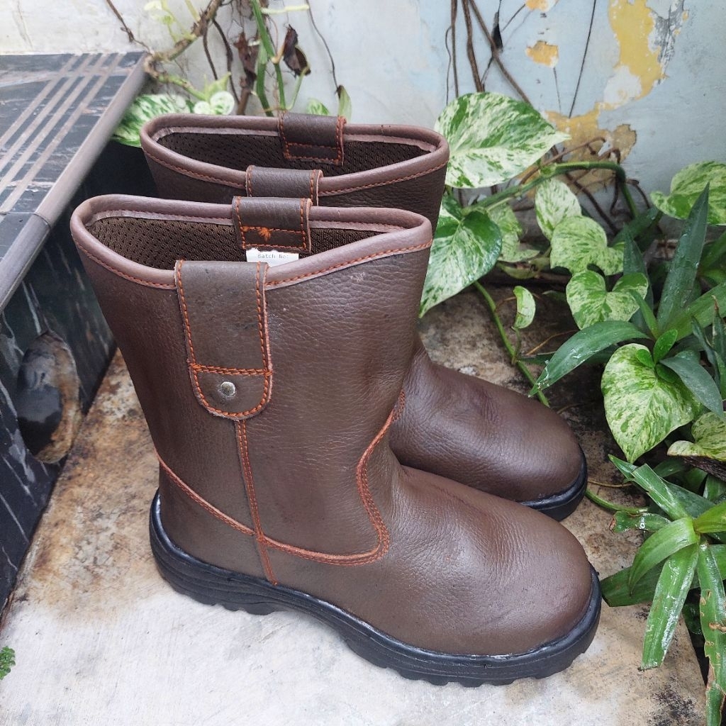 sepatu safety boots second krusher size 39(24cm)