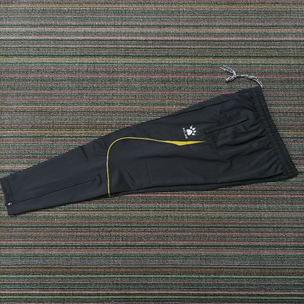 Celaba olahraga second kelme