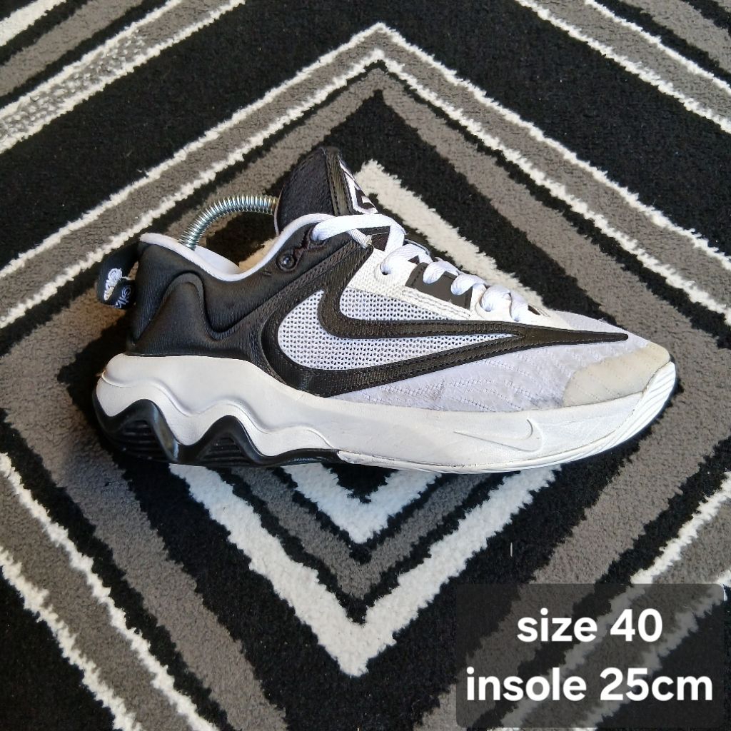 sepatu second giannis immortality 3