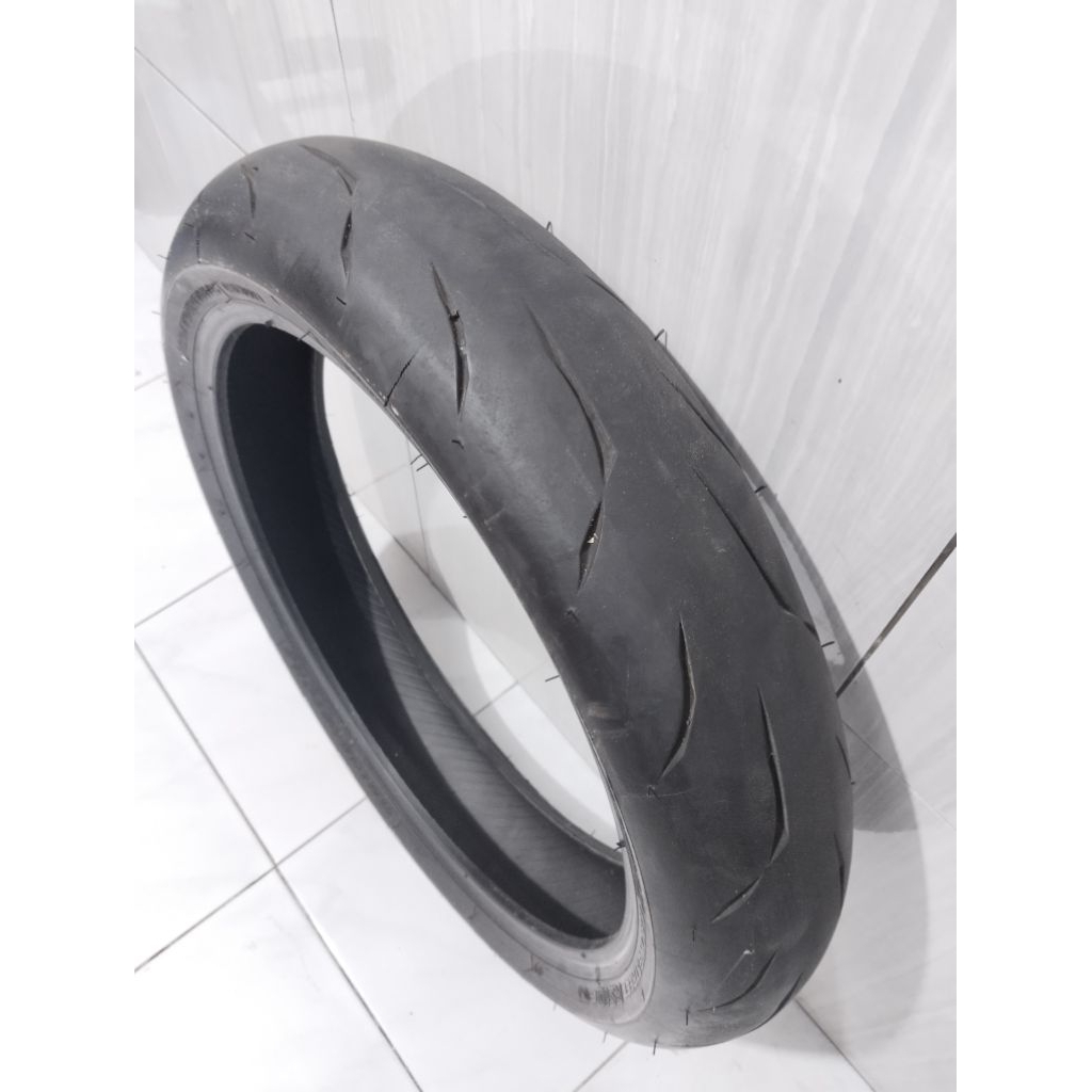 ban tubless.120/70-17.batlaxx racing street rs10 brigestone.