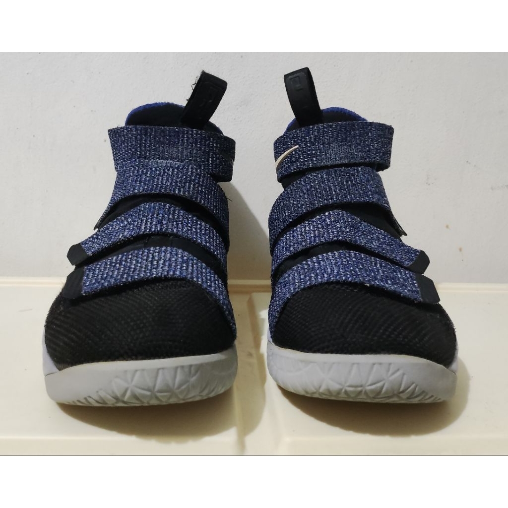 Sepatu Basket Size 46