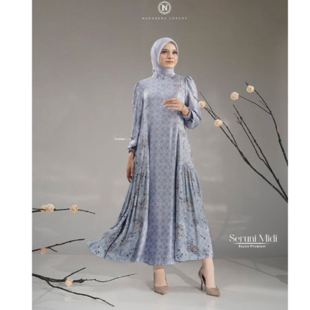 Nadheera Seruni Midi dress caroline