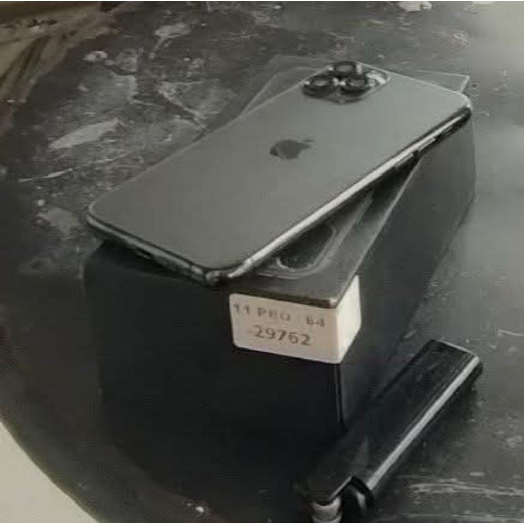 iPhone 11 pro 64 matot