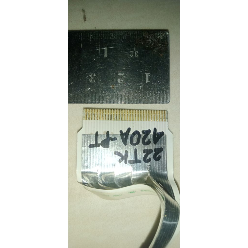 Fleksibel(±30pin) Monitor TV LED LG seri 22TK420A-PT