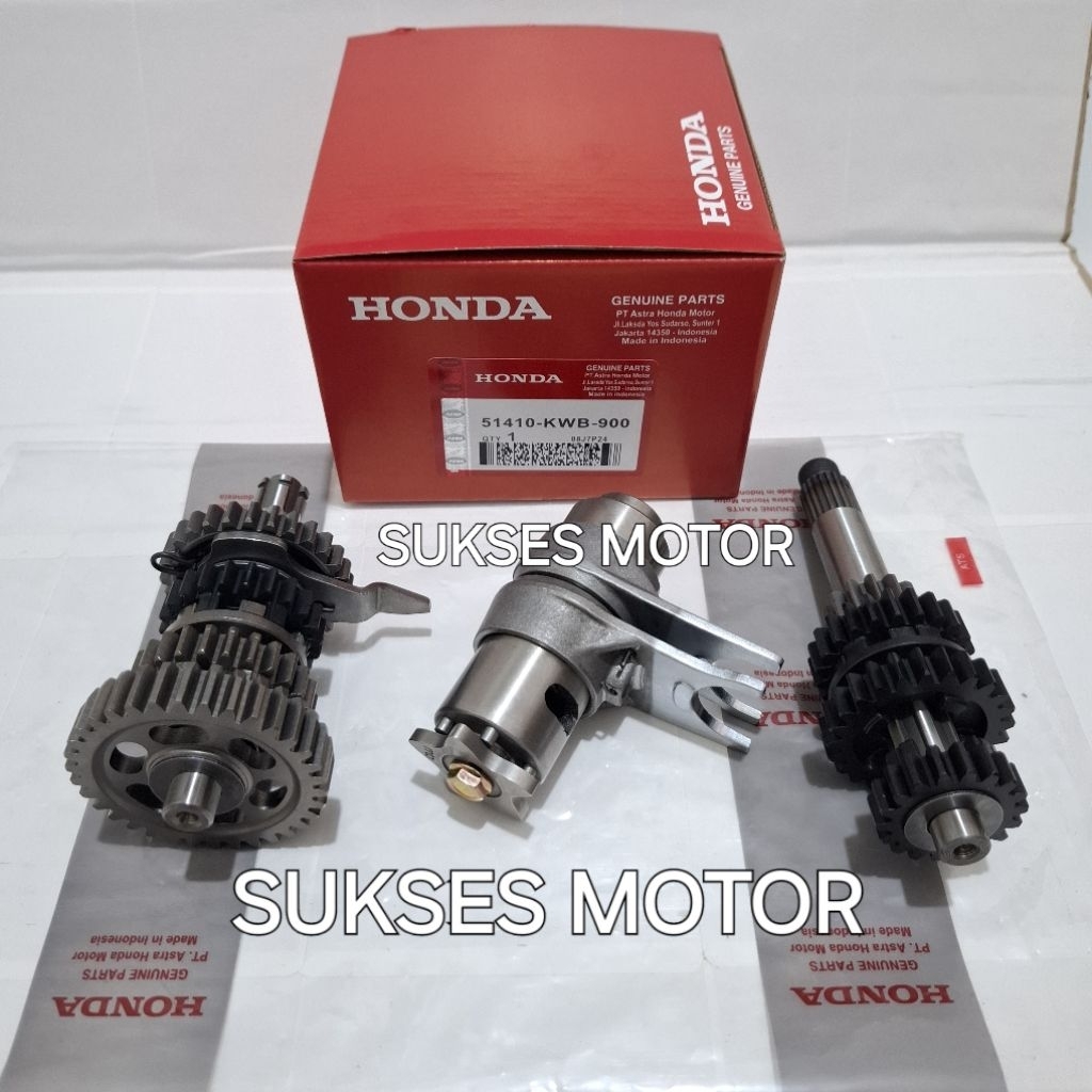 Gigi Rasio Mesin + Garpu Capit Udang Komplit KWB Honda Revo Absolut 110 Blade 110 Revo fi injeksi