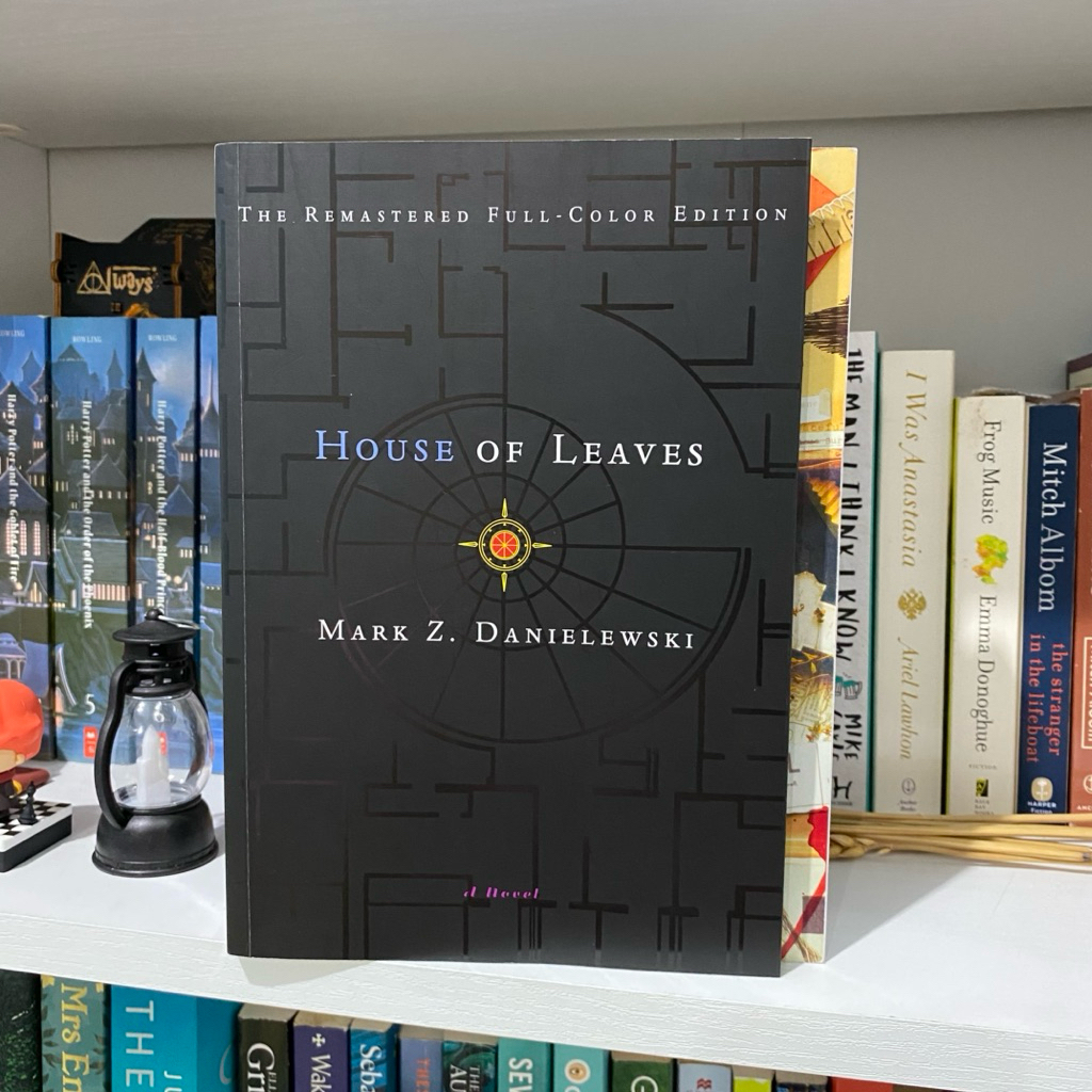 House Of Leaves by Mark Z Danielewski