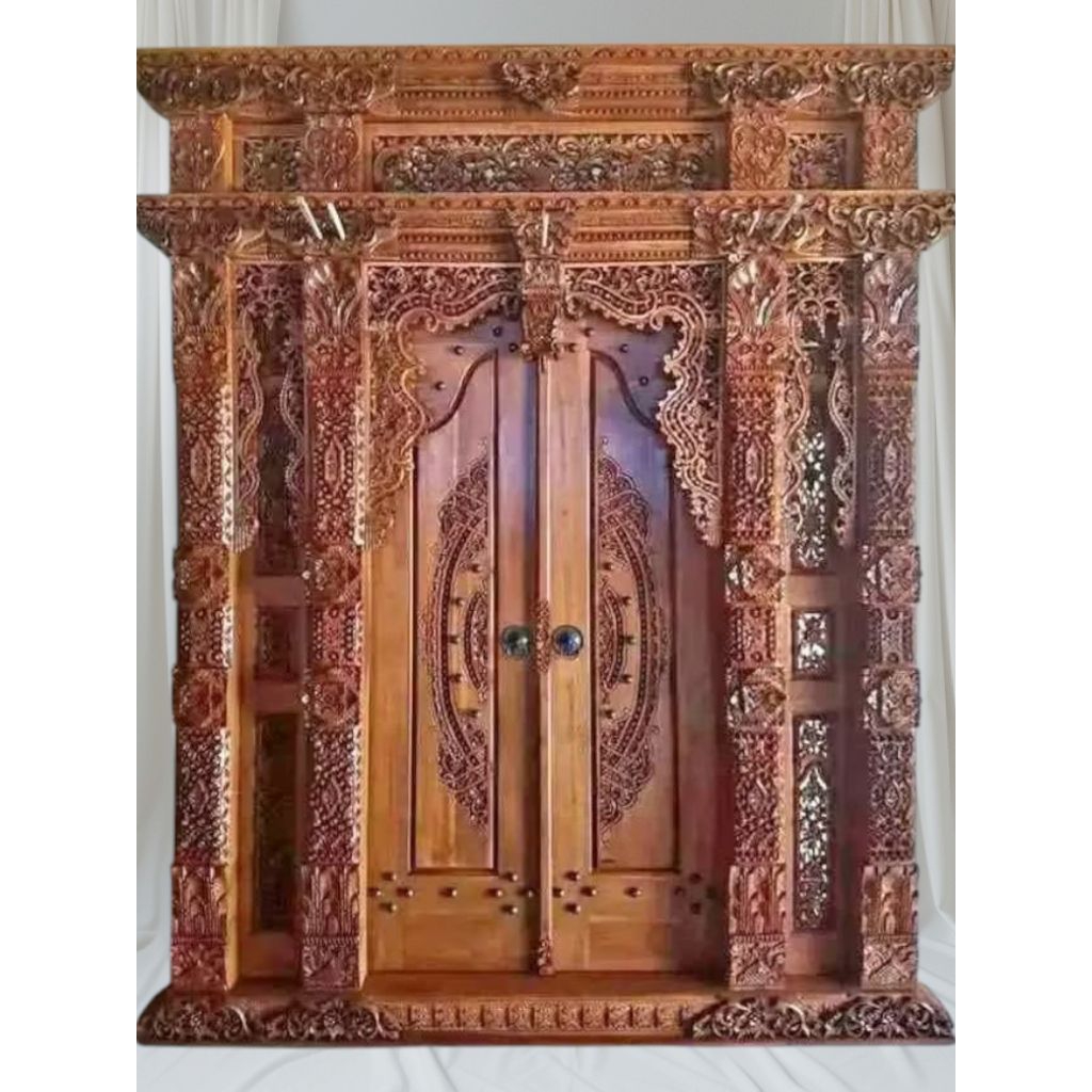 Pintu gebyok ukir. pintu jati. pintu ukir