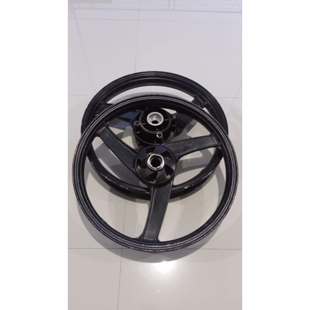 Velg Roda Rim Alloy Palang 3 Depan Belakang Original Kawasaki Ninja 150 R Rr S Ss 2 Tak Second Copot