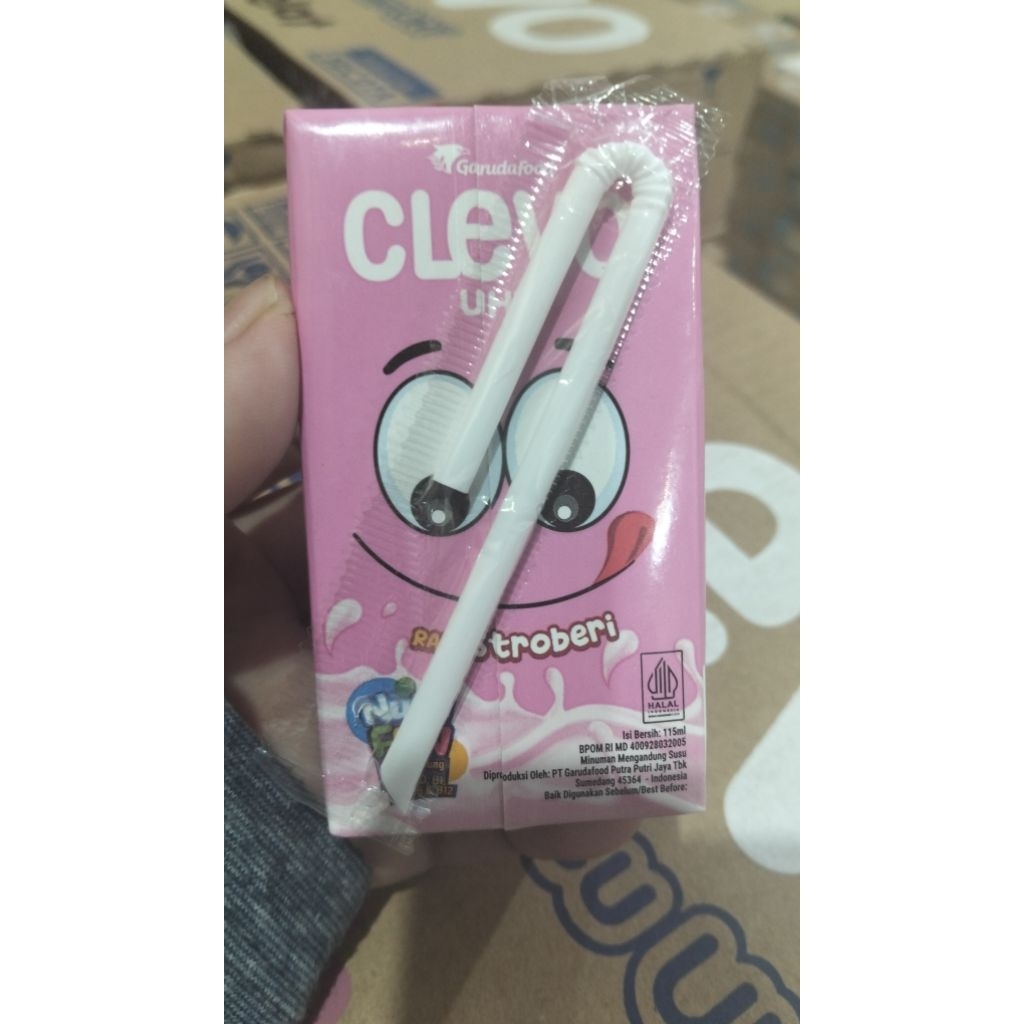 Susu Clevo Strawberry dan Coklat 115ml