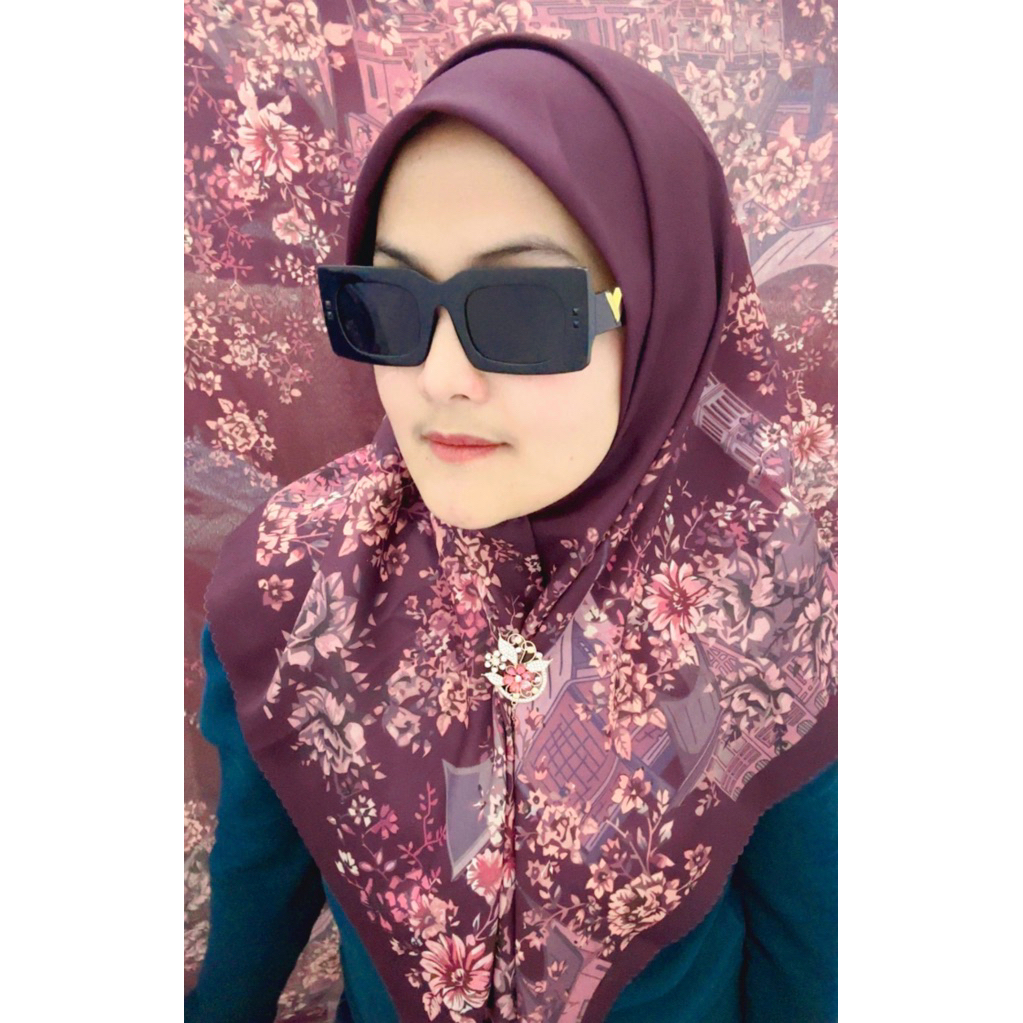 Jilbab Segi Empat Motif Bunga Tepi Floral Vintage Premium Series Jasmine Hijab Marun Voal