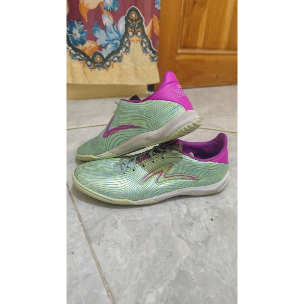 SPECS LS EVOLUTION IN UK 43