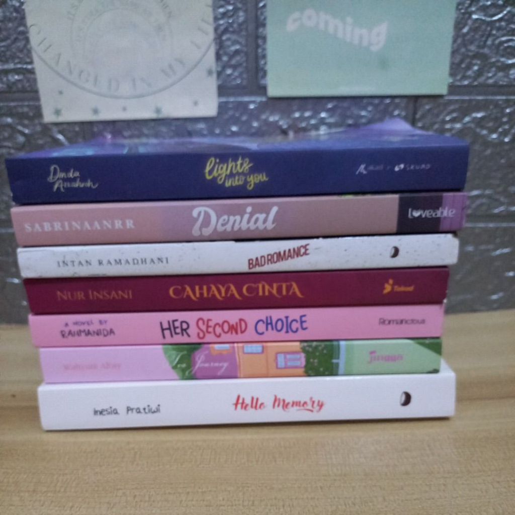 Preloved Novel AU Romance Borongan