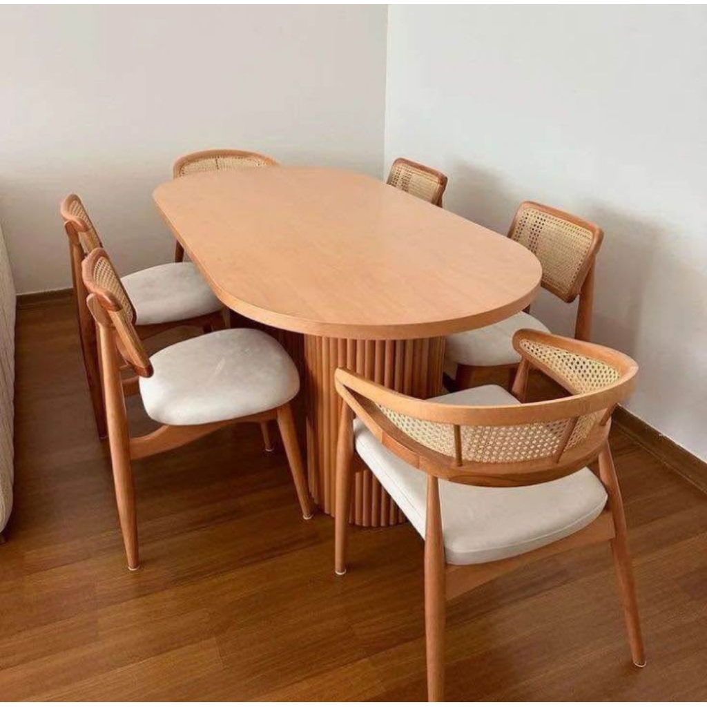 meja makan oval minimalis/meja makan oval 6kursi)/meja makan oval kayu jati/meja makan oval mewah/ku