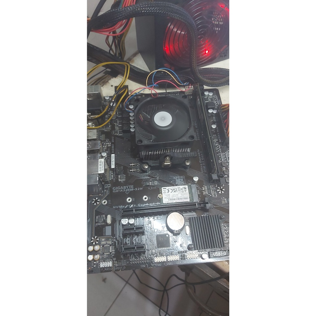 Paketan AMD AM4 second  99.99 persen seperti baru Tinggal Masukin Casing Gaming AJA Mobo Gigabyte A3