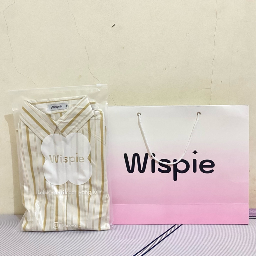 [NEW FREE PAPER BAG] Wispie Girl Boss Fitted Shirt | Cream Size M Kemeja Kerja Wanita Fit Garis [BAC