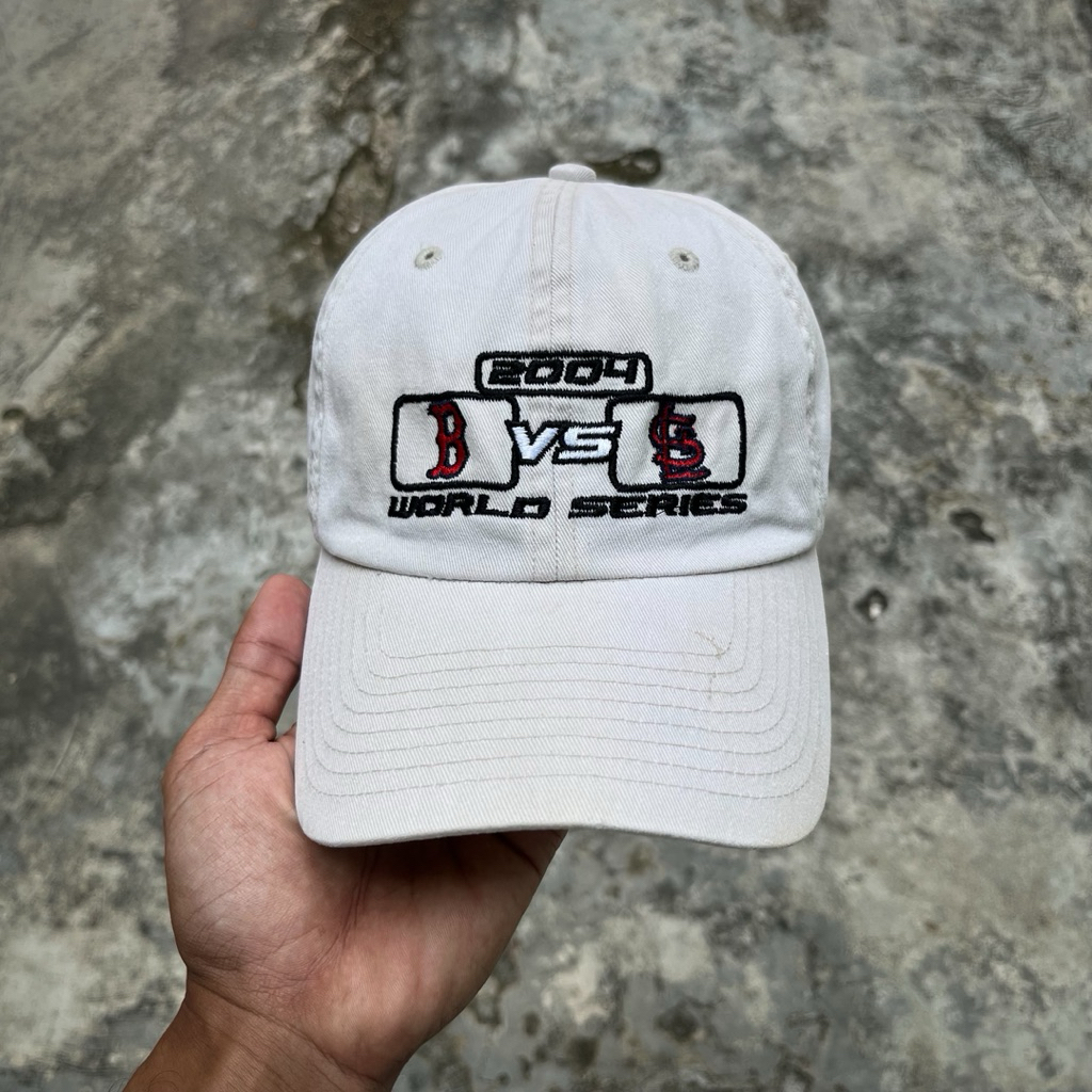 TOPI VINTAGE NEW ERA WORLD SERIES 2004