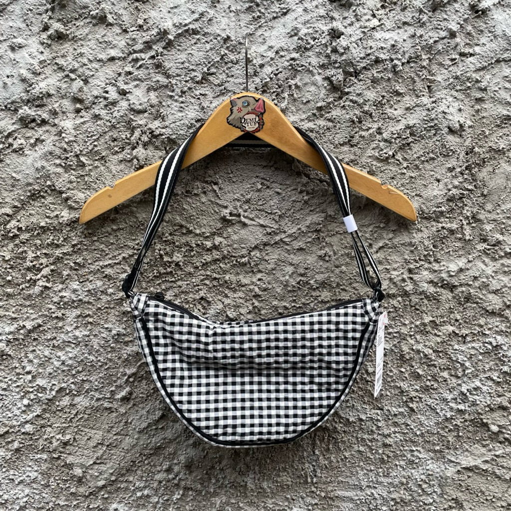 Tas Selempang Bahu Mini Uniqlo Hitam Putih New Original