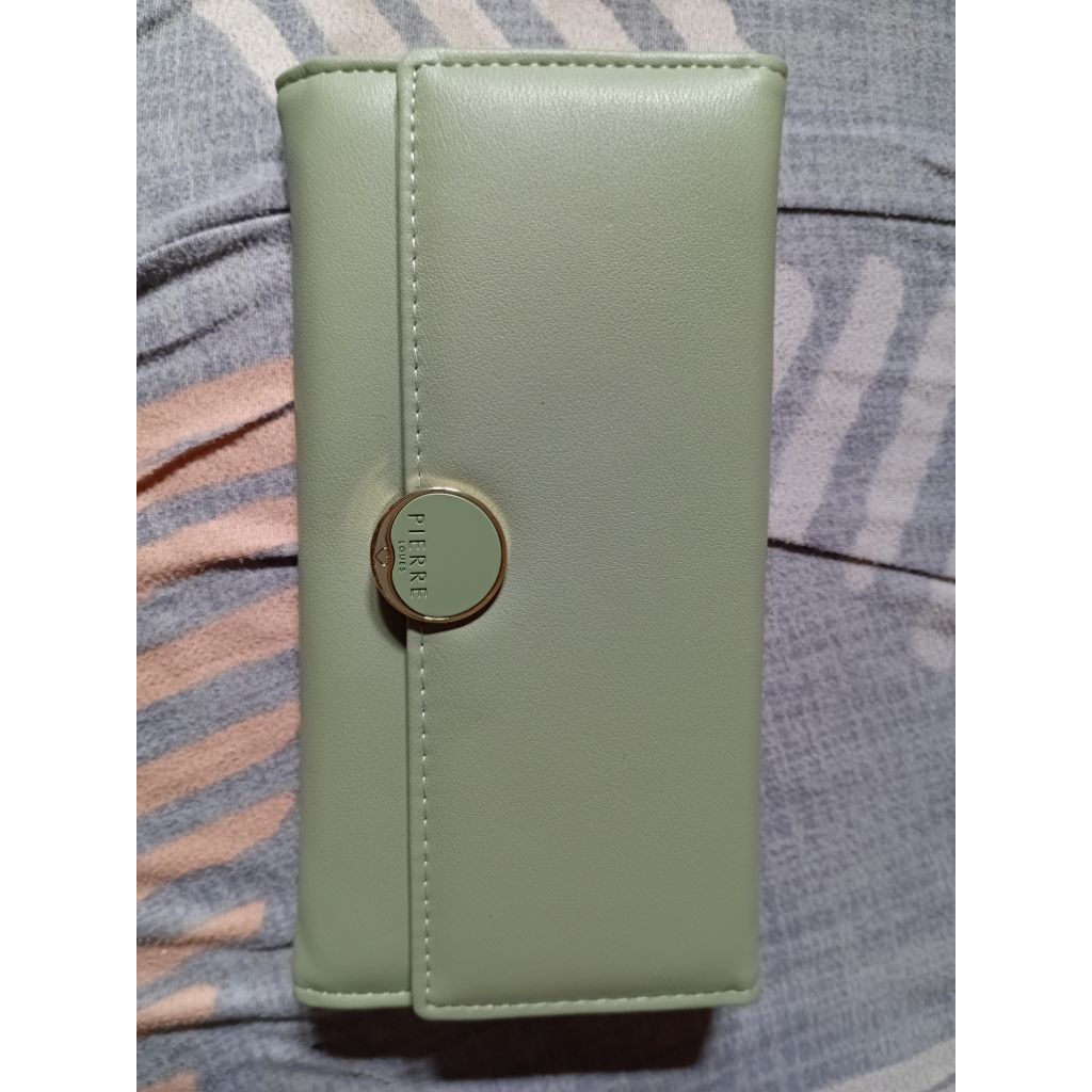 Dompet PIERRE LOUES warna Hijau