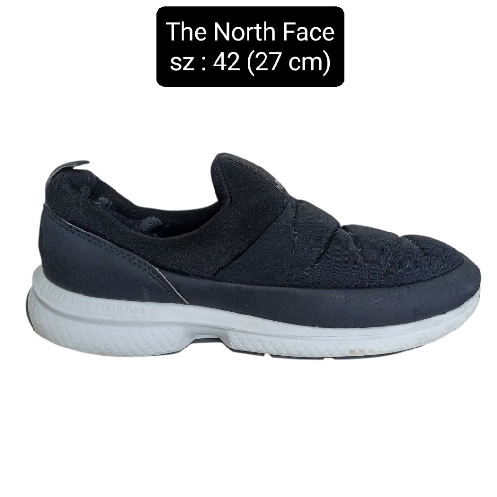 Sepatu tnf