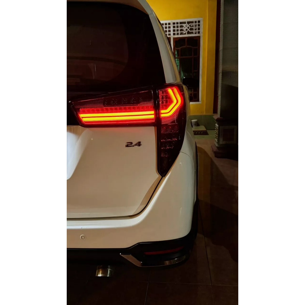 Stoplamp LEXUS V2 innova reborn lampu aftermarket untuk innova reborn LED sein running,sudah plug n 