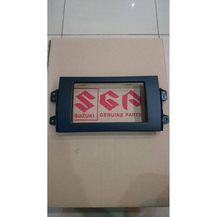 PANEL FRAME TAPE HEAD UNIT SVZUKI SX4 X-OVER ORIGINAL - Warna