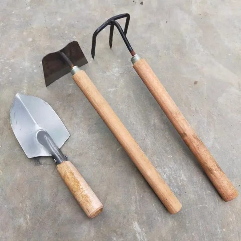 Paket Hemat 3 Pcs (Sekop Taman + Cangkul Mini Gagang Kayu Panjang + Garuk Mini Gagang Kayu Panjang)