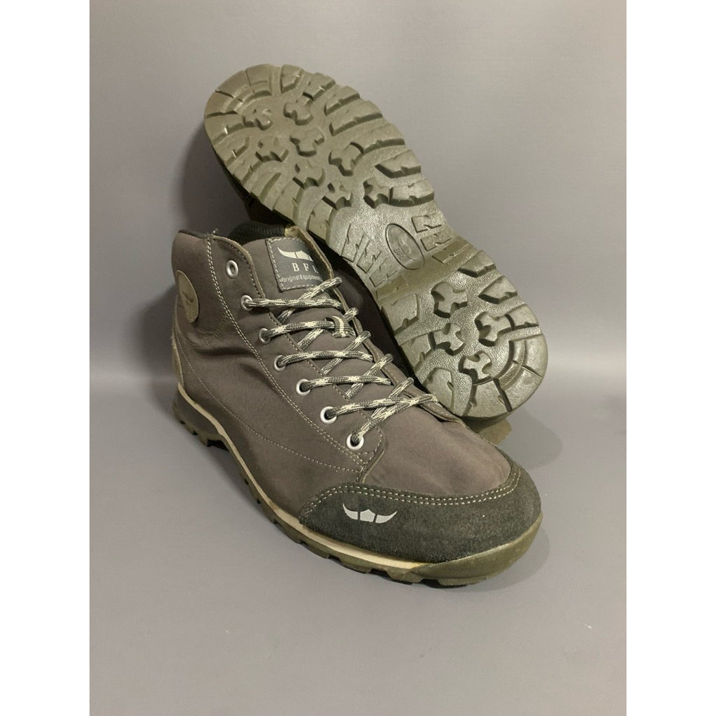 Sepatu outdoor BFL Mountain high-top hiking boots