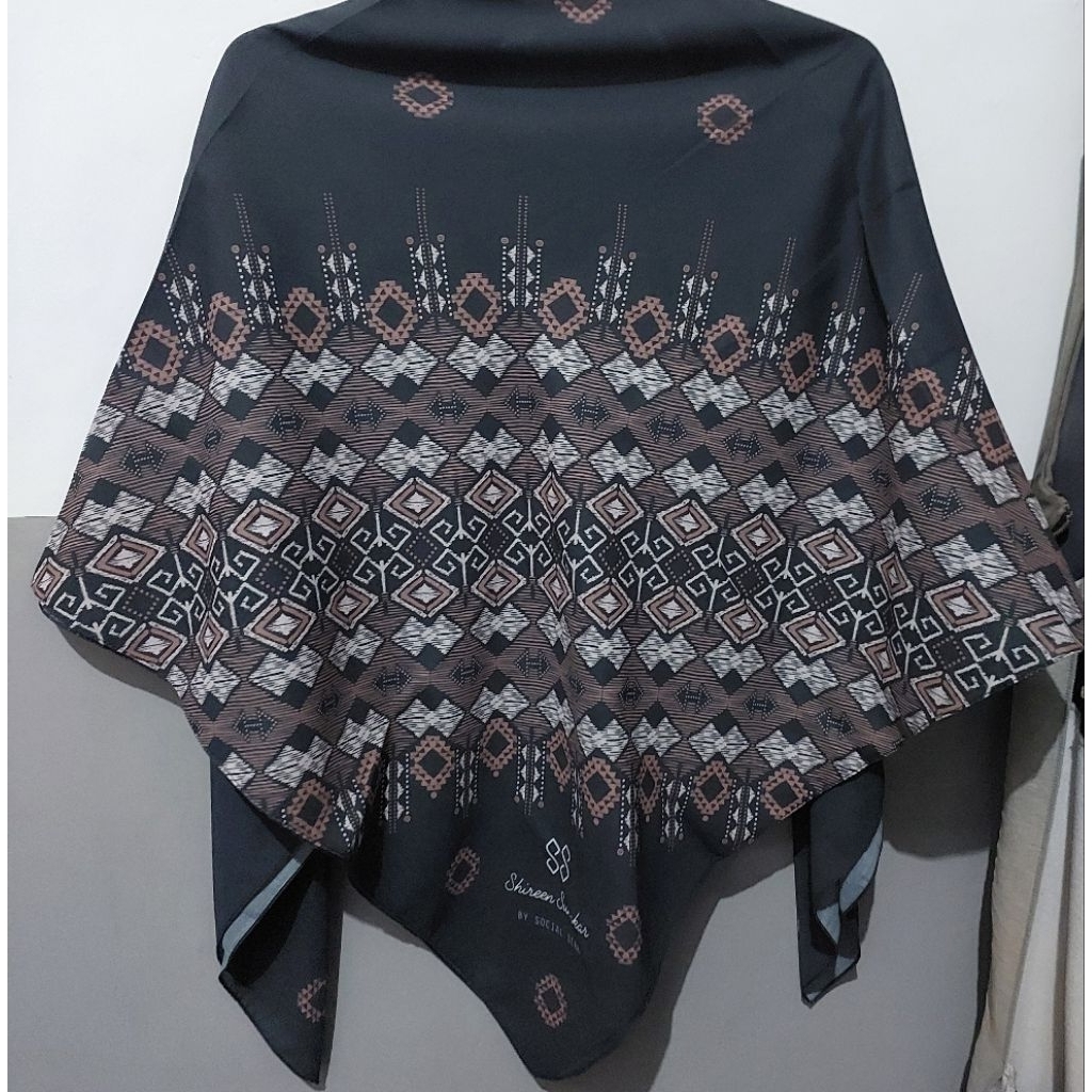 Preloved pl LIKE NEW MULUSSS,, SS Shireen Sungkar BY SOCIAL SCARF,, TERAWAT