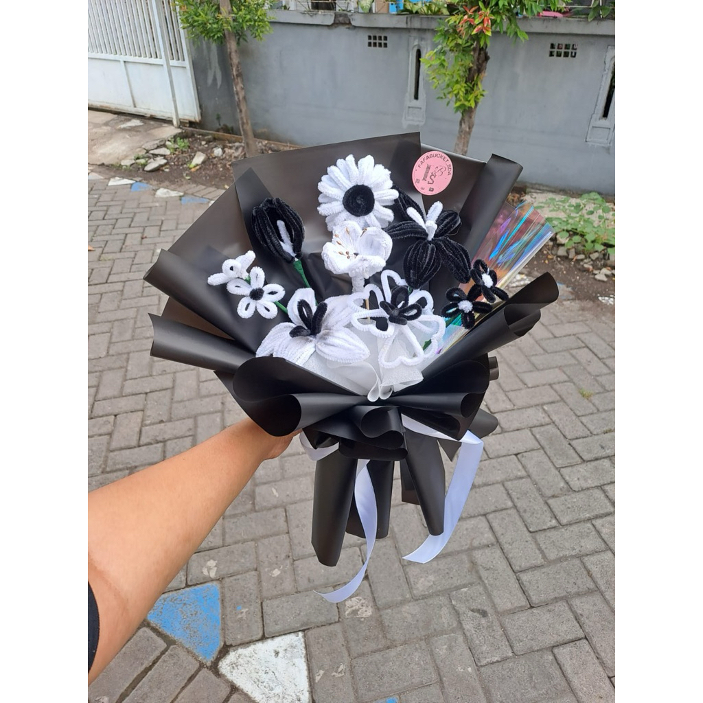 buket kawat bulu hitam putih