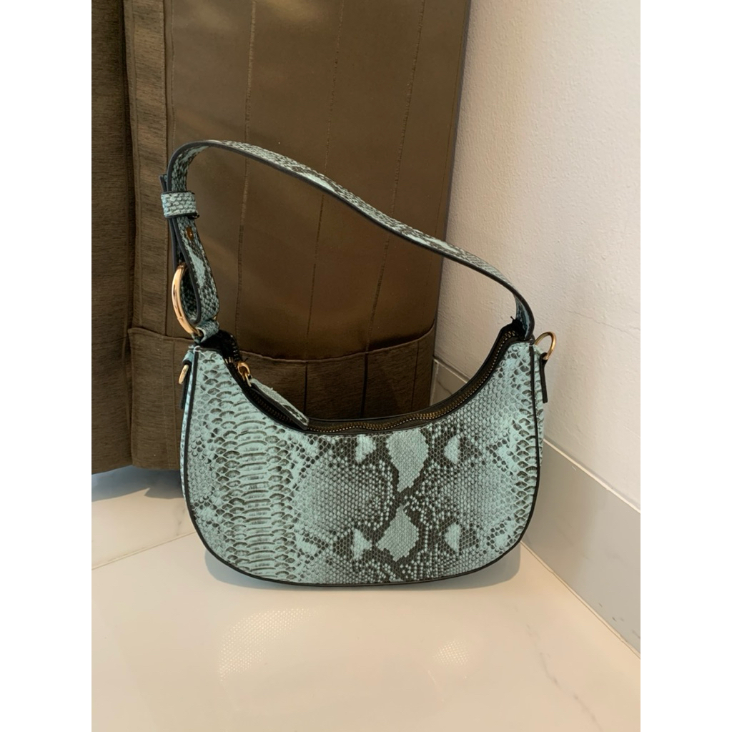 tas shoulderbag primark warna biru