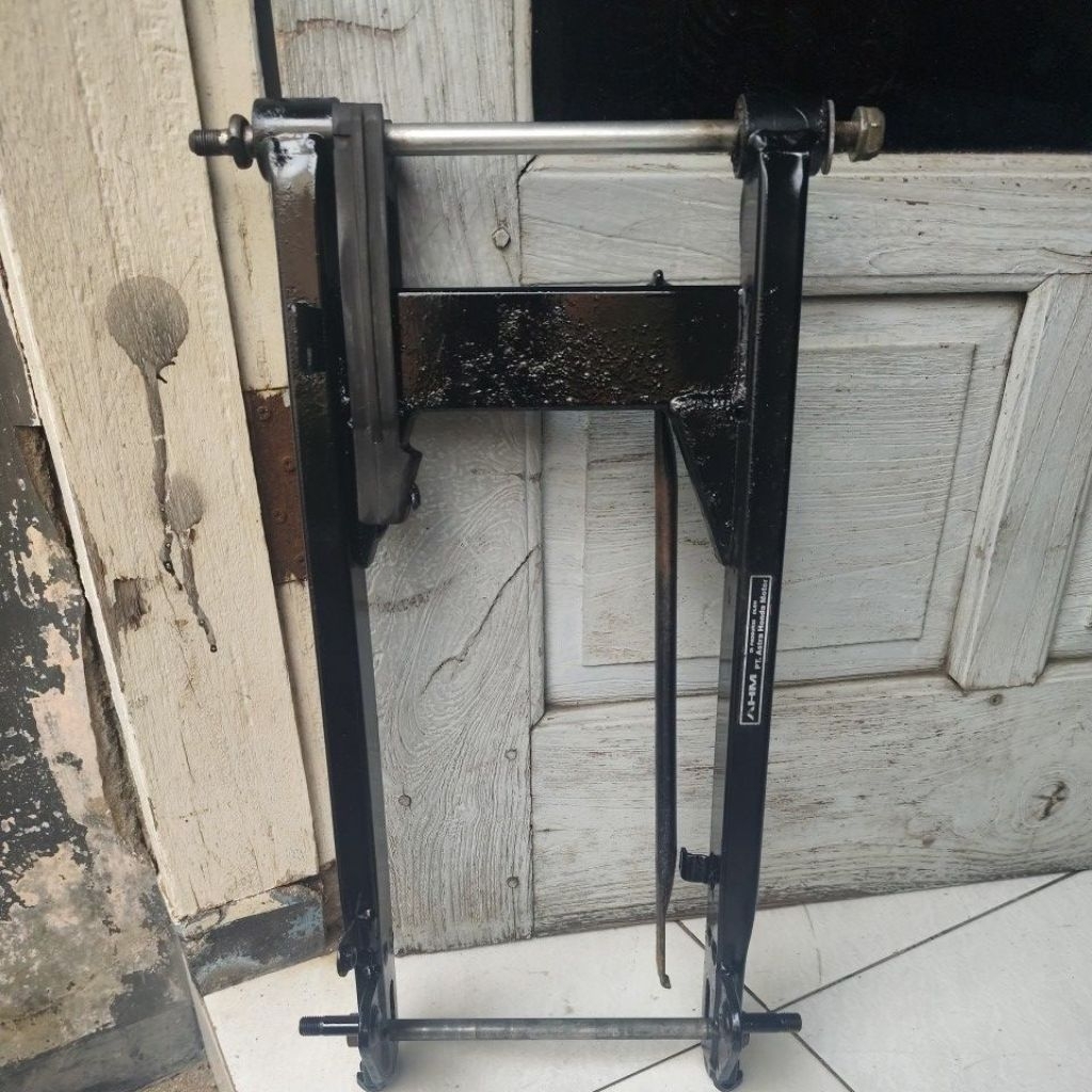 swing arm/supitan revo absolute,revo fit pnp supra x 125,supra fit new,,revo lama.barang second orig