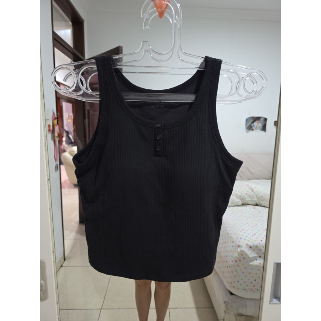 bra top uniqlo hitam