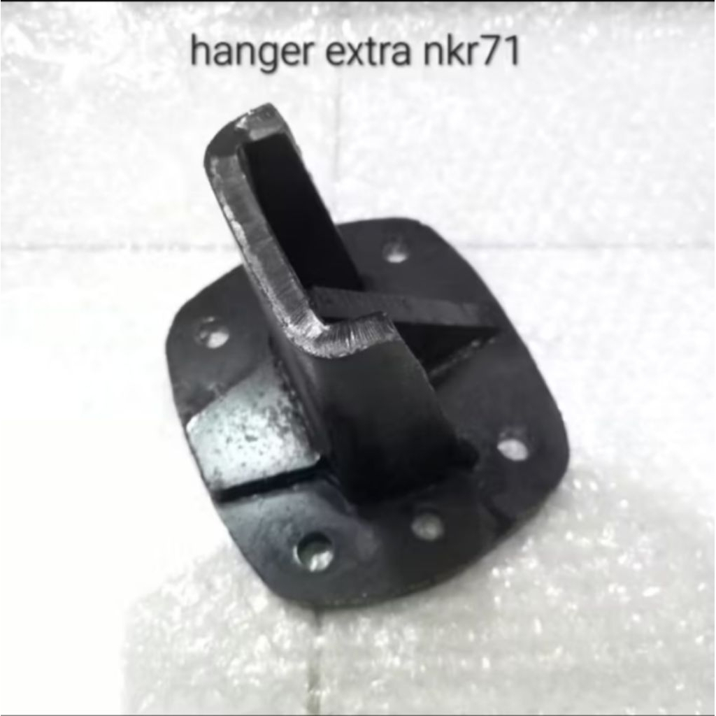 Hanger Per Extra Isuzu NKR71