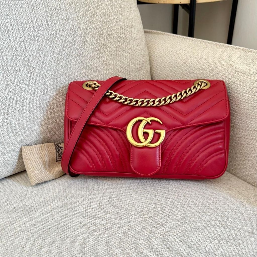 VGC Gucci Marmont Small Red GHW Sz 26cm
with db
