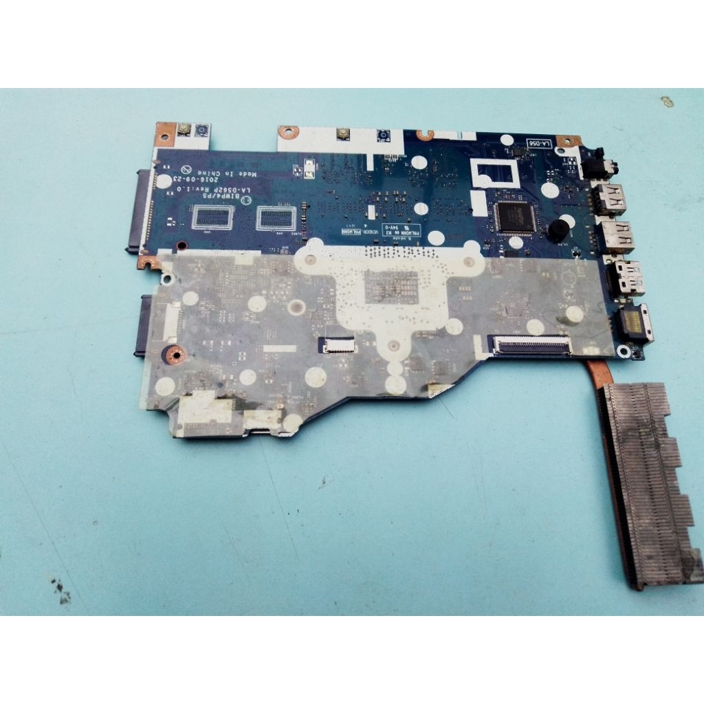 mesin Lenovo Ideapad 110-14isk i3 gen6 (onboard ram 4gb)normal prawan