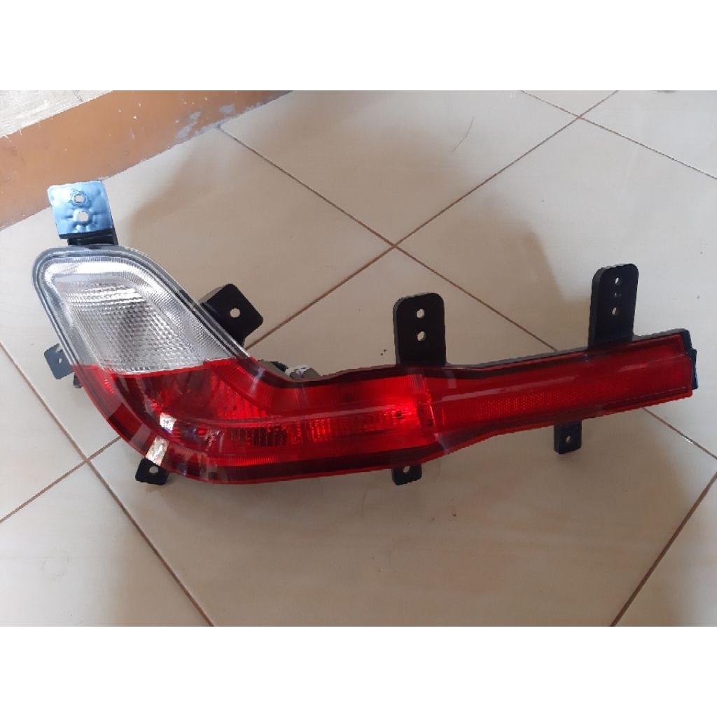 Lampu bemper Wuling Almaz