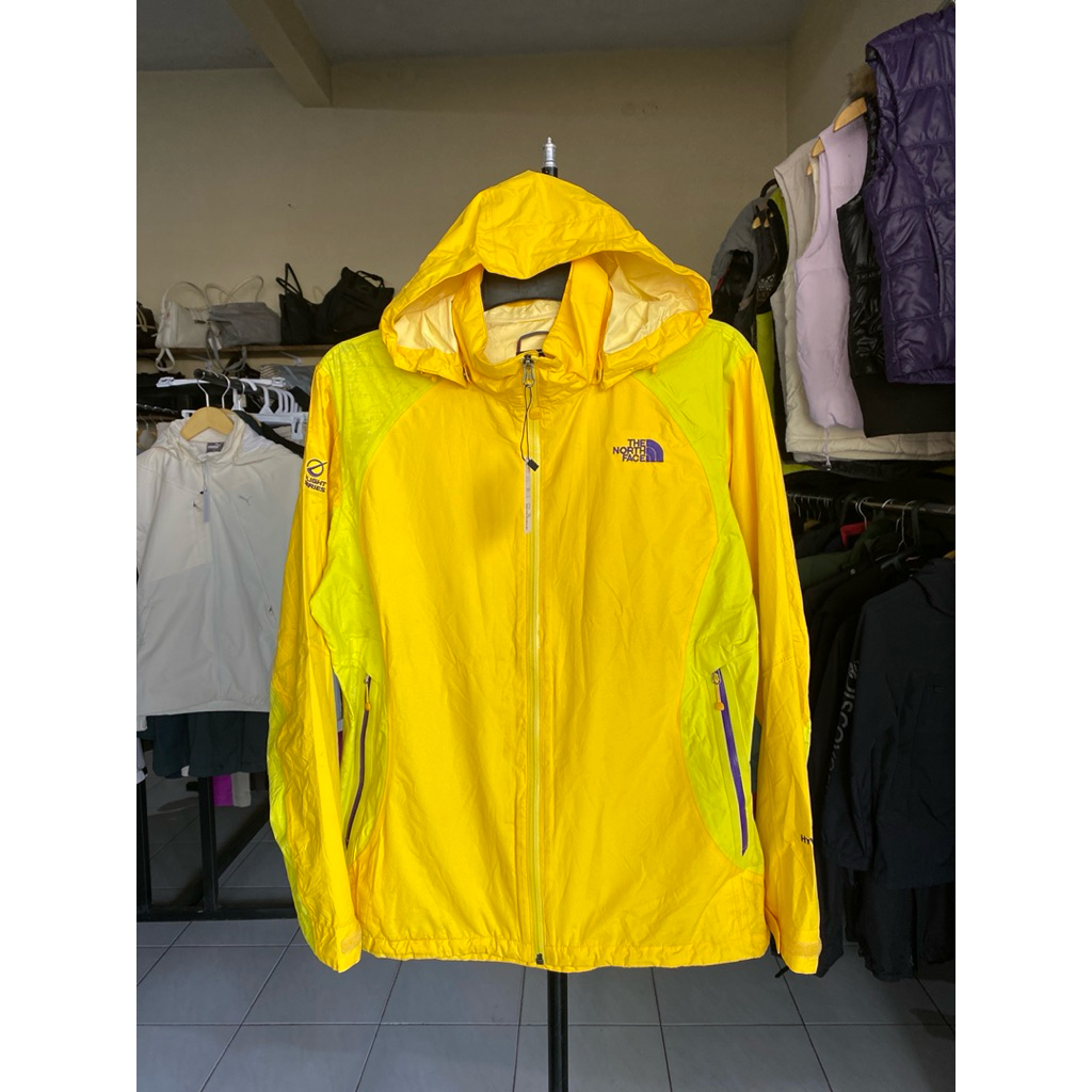 Jaket Outdoor Waterproof Gorpcore The North Face Hyvent Size M
