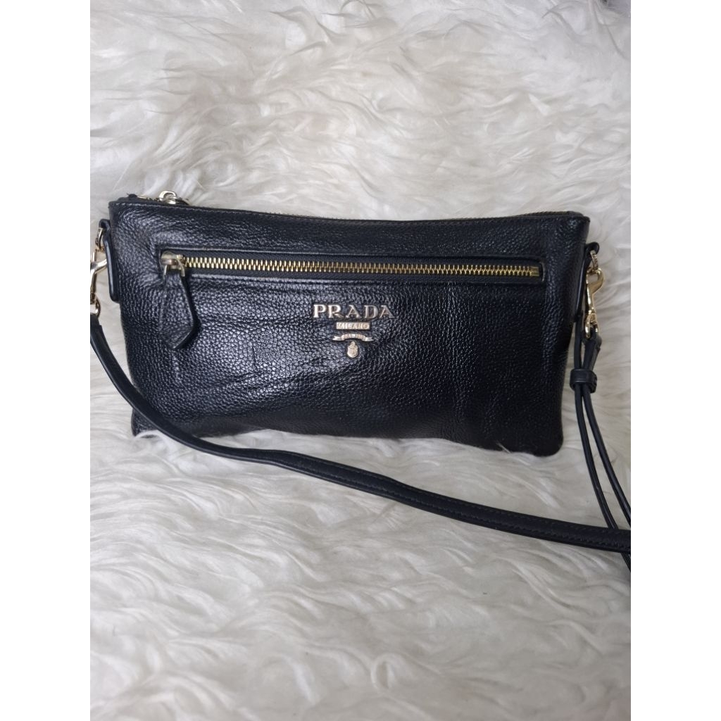 Tas Wanita Sling PRAaDA Preloved Authentic Black / Tas Selempang Wanita kulit Asli / Tas wanita Pest