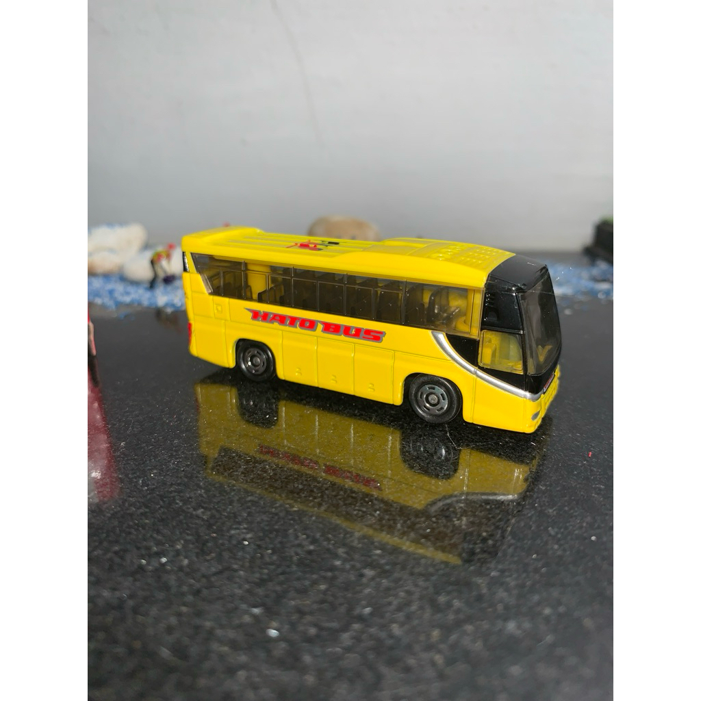 TOMICA TOMY HATO BUS