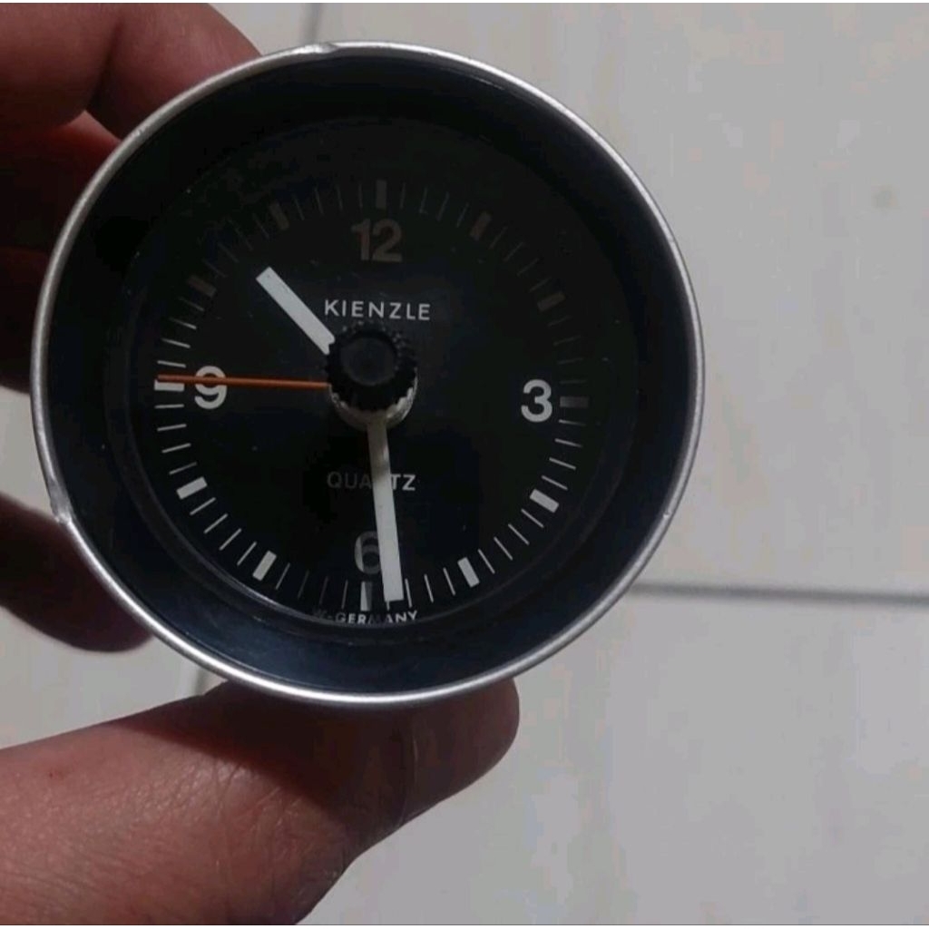 Jam Analog Bulat Kienzle Germany