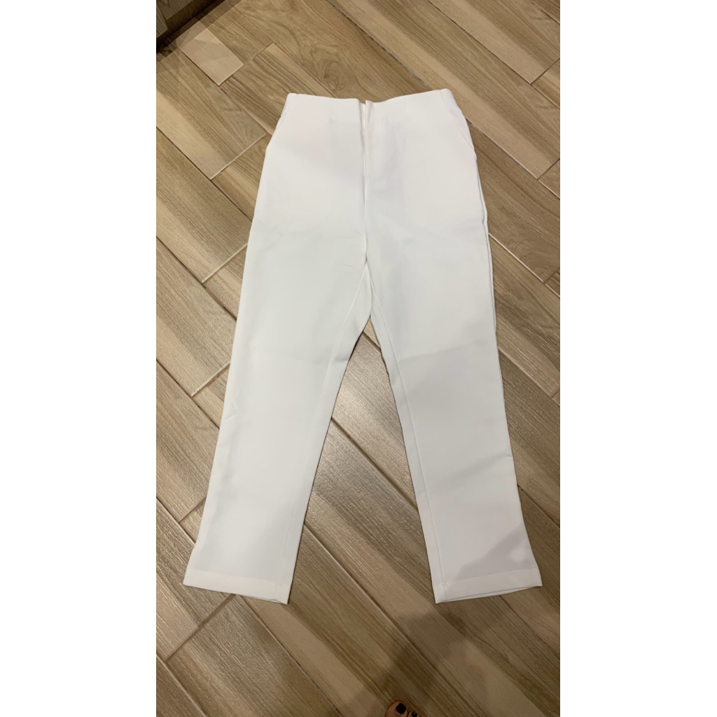 Moscato Celana Putih Preloved