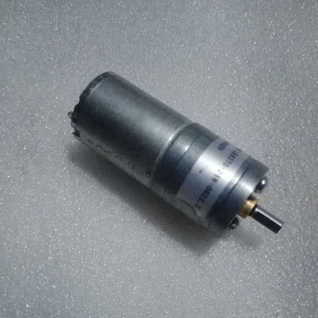 MOTOR DC GEARBOX.  12 VOLT.    RPM 45. TYPE 25A370