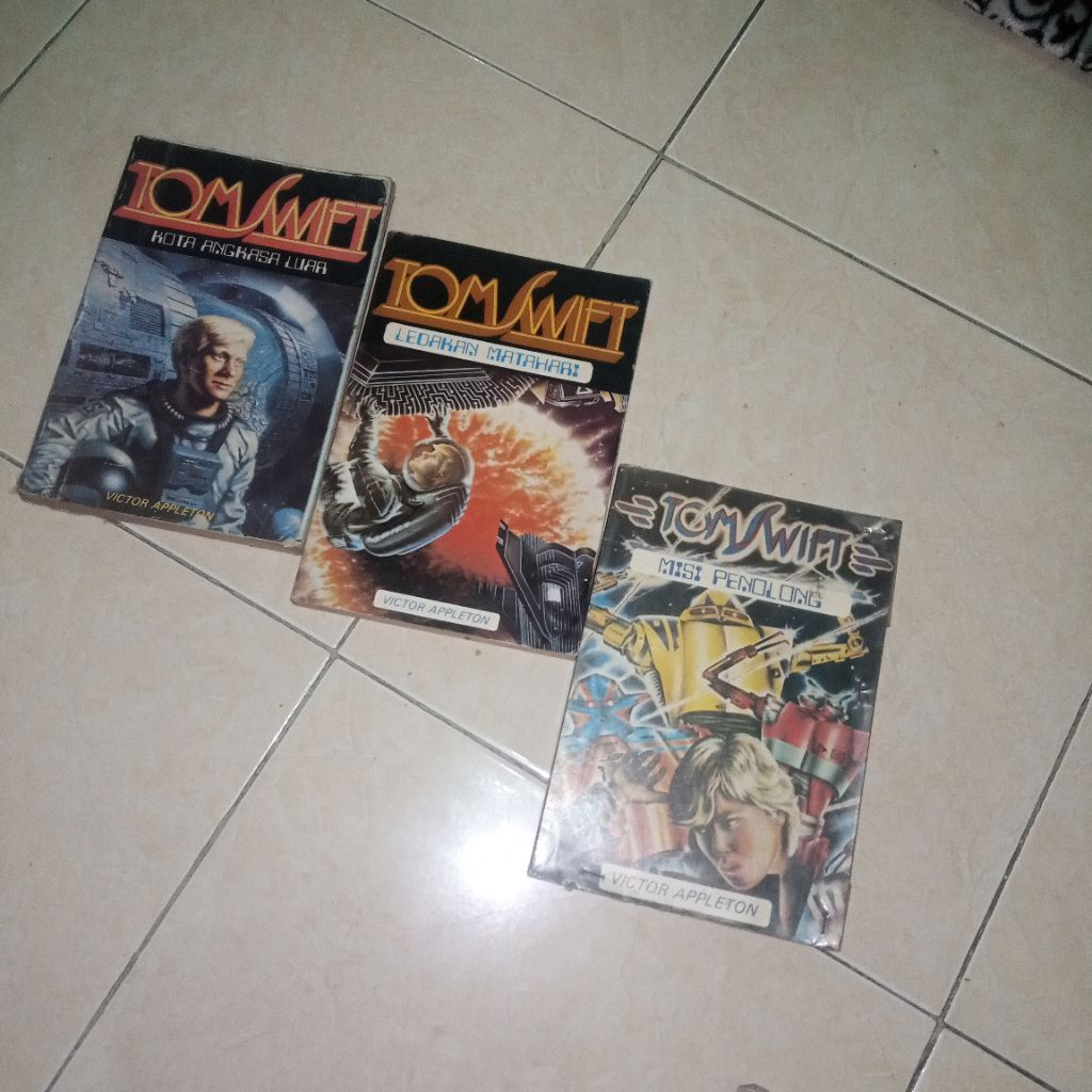 TOM SWIFT, petualangan di angkasa