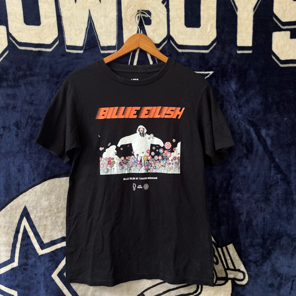 Kaos Uniqlo X Billie Eilish
